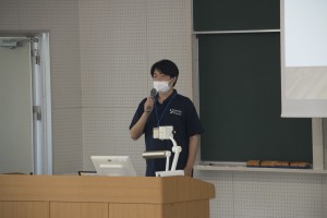 ゼミを紹介する学生