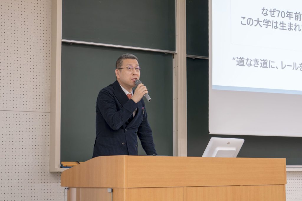 韓学長による講演